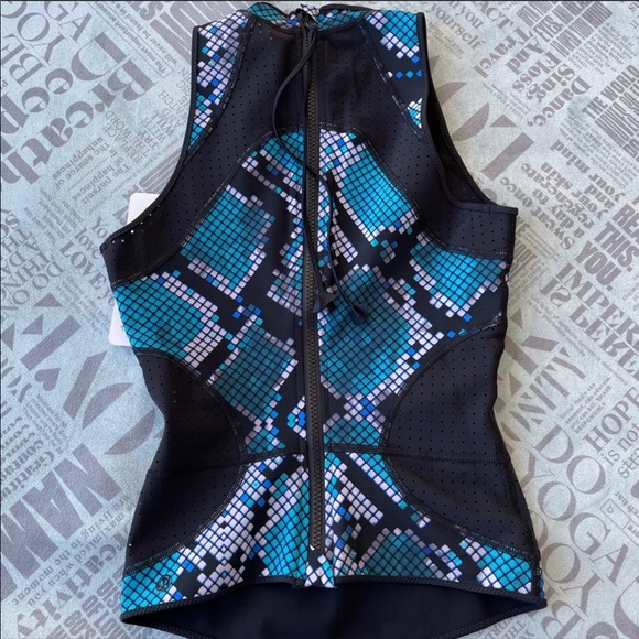 NWT Lululemon Salty Swim Rashguard Reversible - Picture 6 of 8